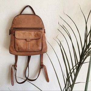 Vintage leather Fossil mini backpack